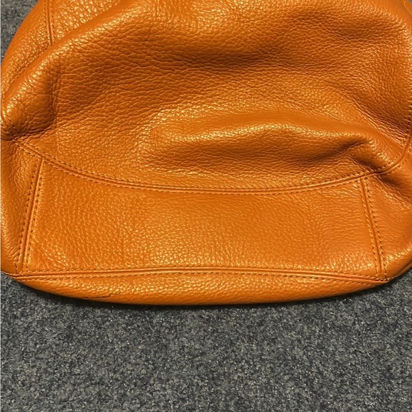 Michael Kors leather bag
3 compartment 
Gold hardware - Picture 8 of 8